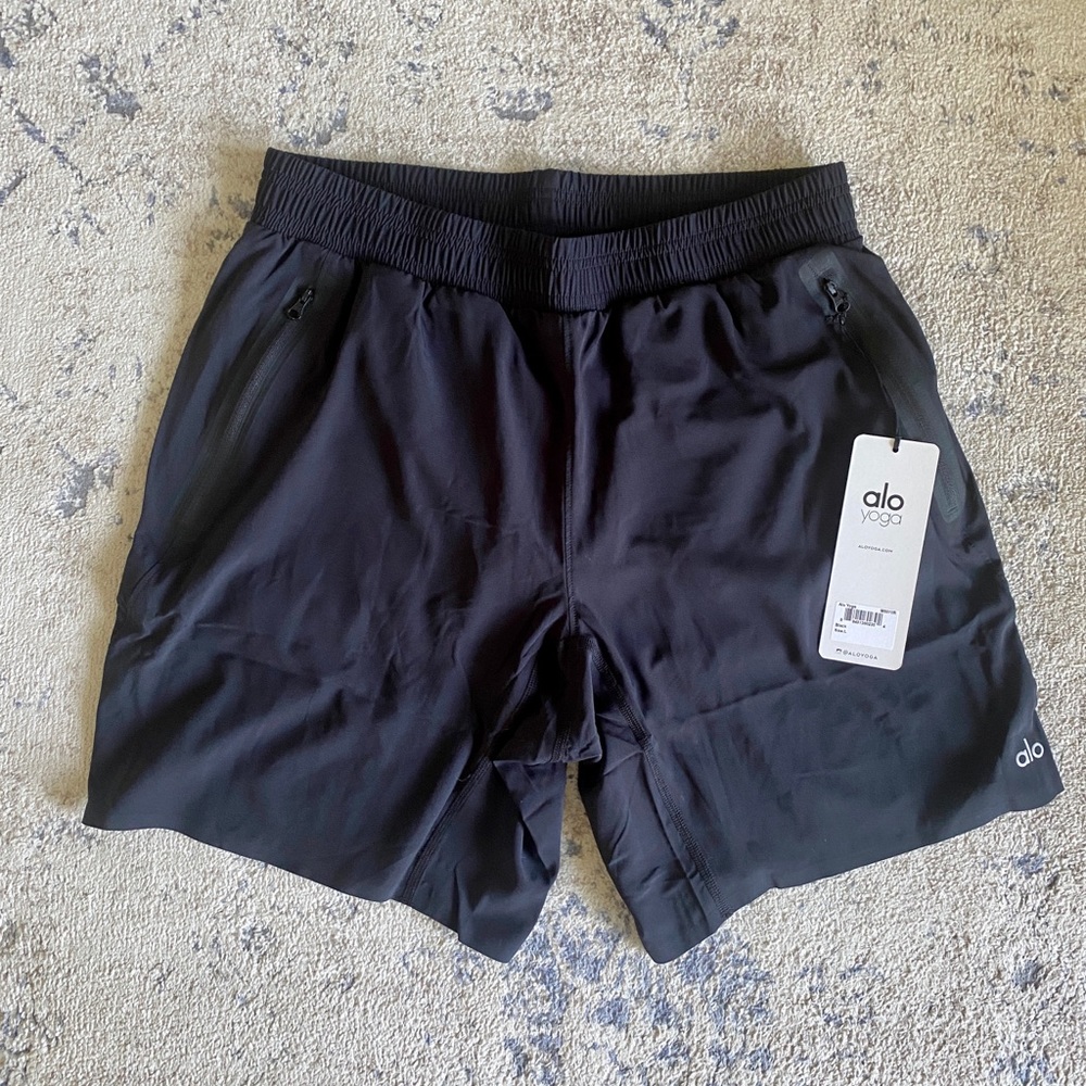ALO 7” Advance 2-In-1 Men’s Black Short Size L